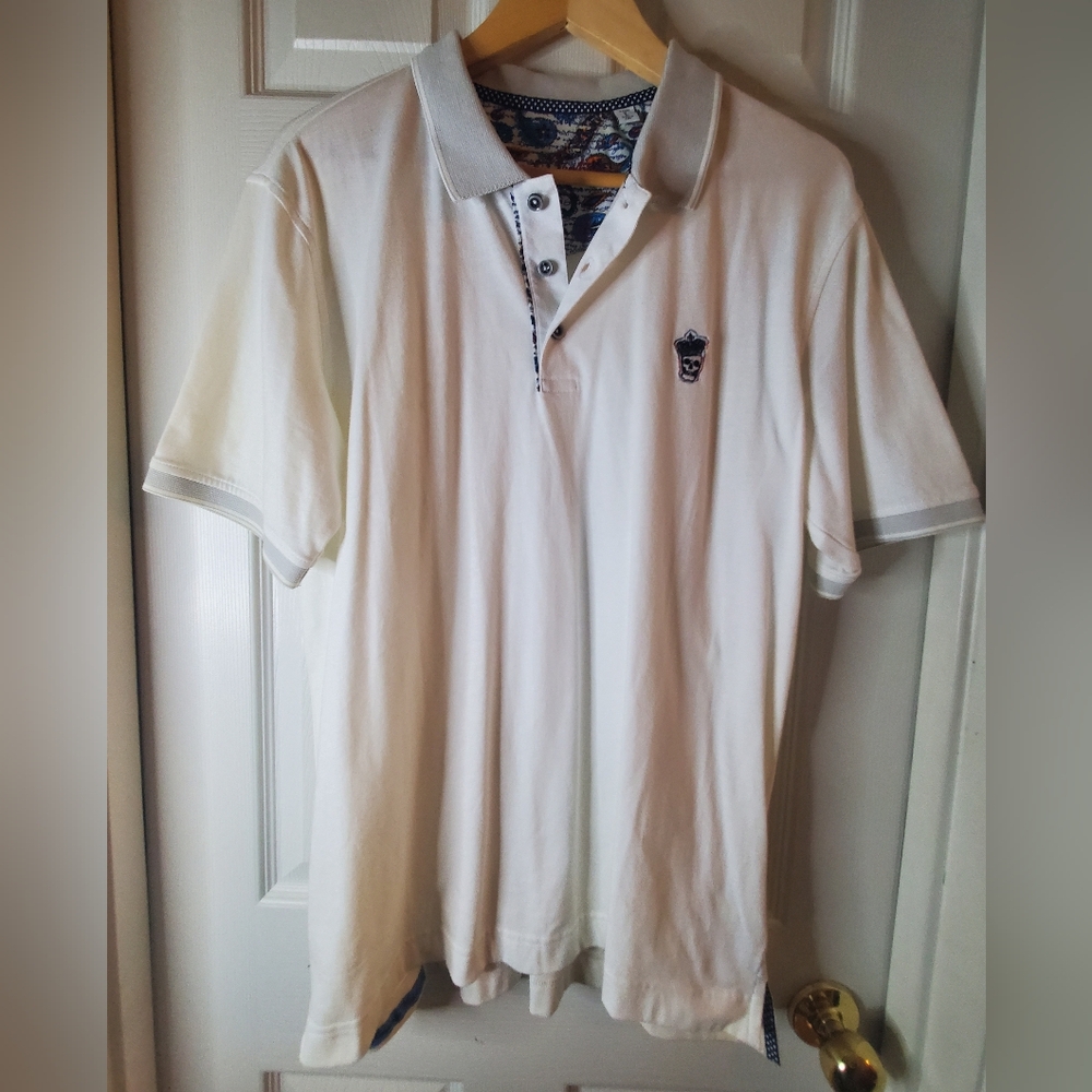 Like New Robert Graham L White Polo W/Skull King Short Sleeve Cotton